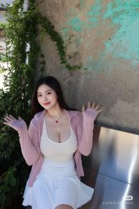 667721465: Chica busca chico en Madrid