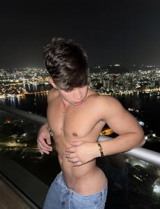 613145814: Chico busca chica en León