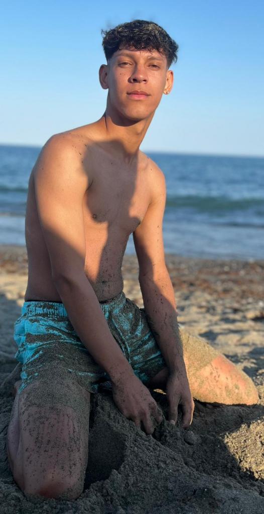 674344545: Chico busca chica en Sevilla