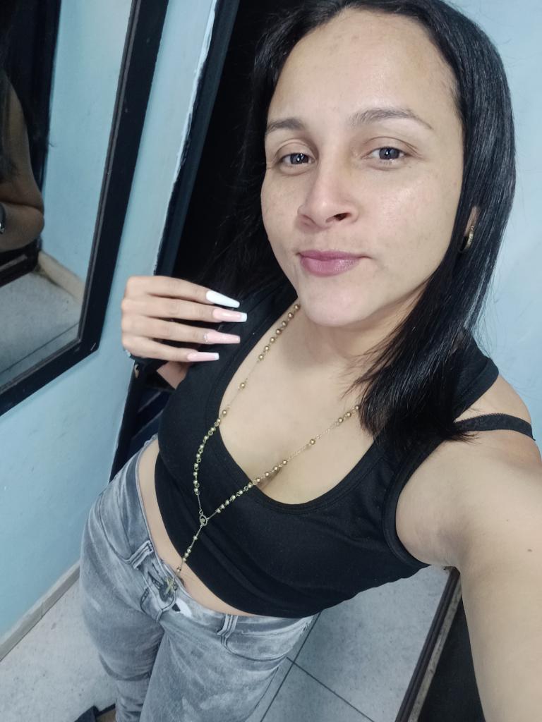 667795050: Chica busca chico en Huelva