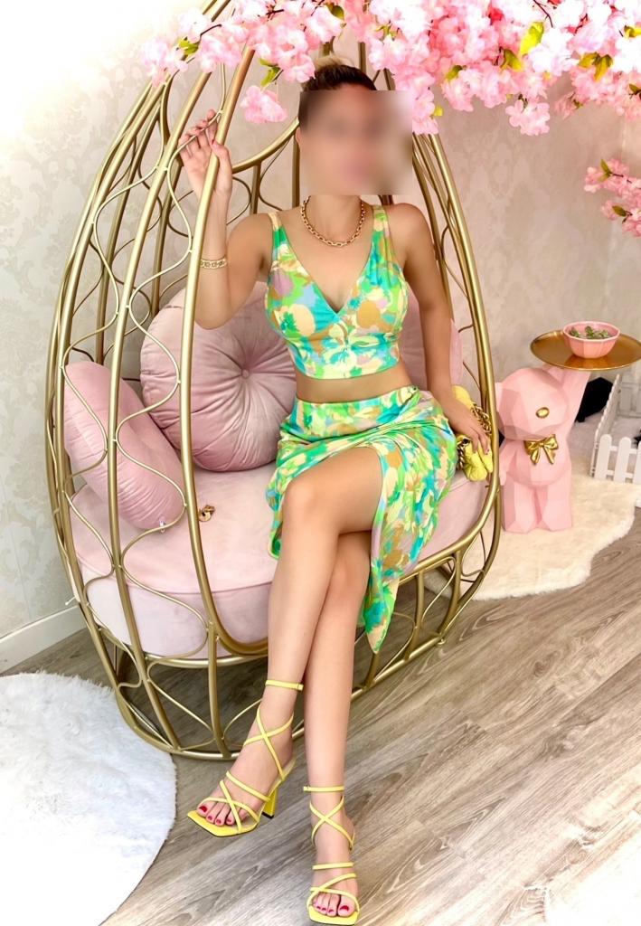 618372419: Chica busca chico en Madrid