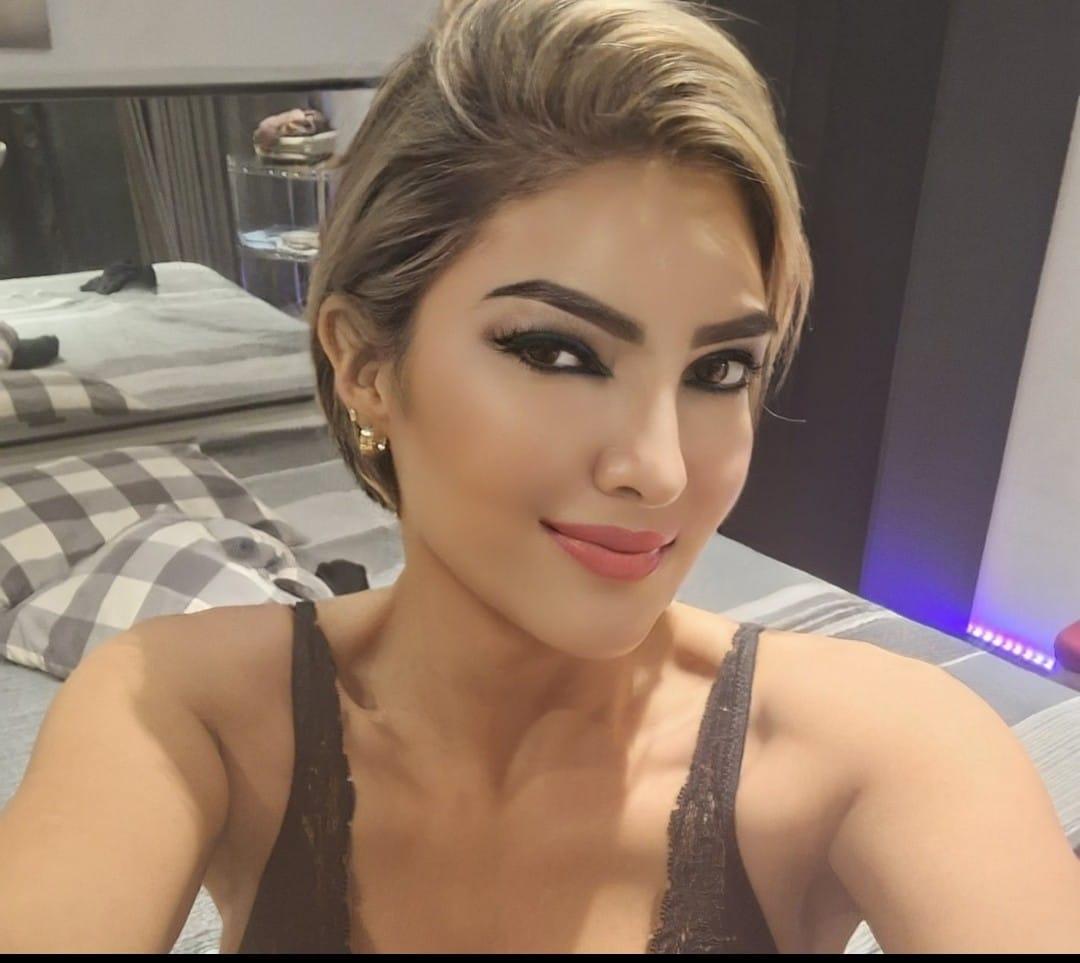 672977876: Chica busca chico en Sevilla