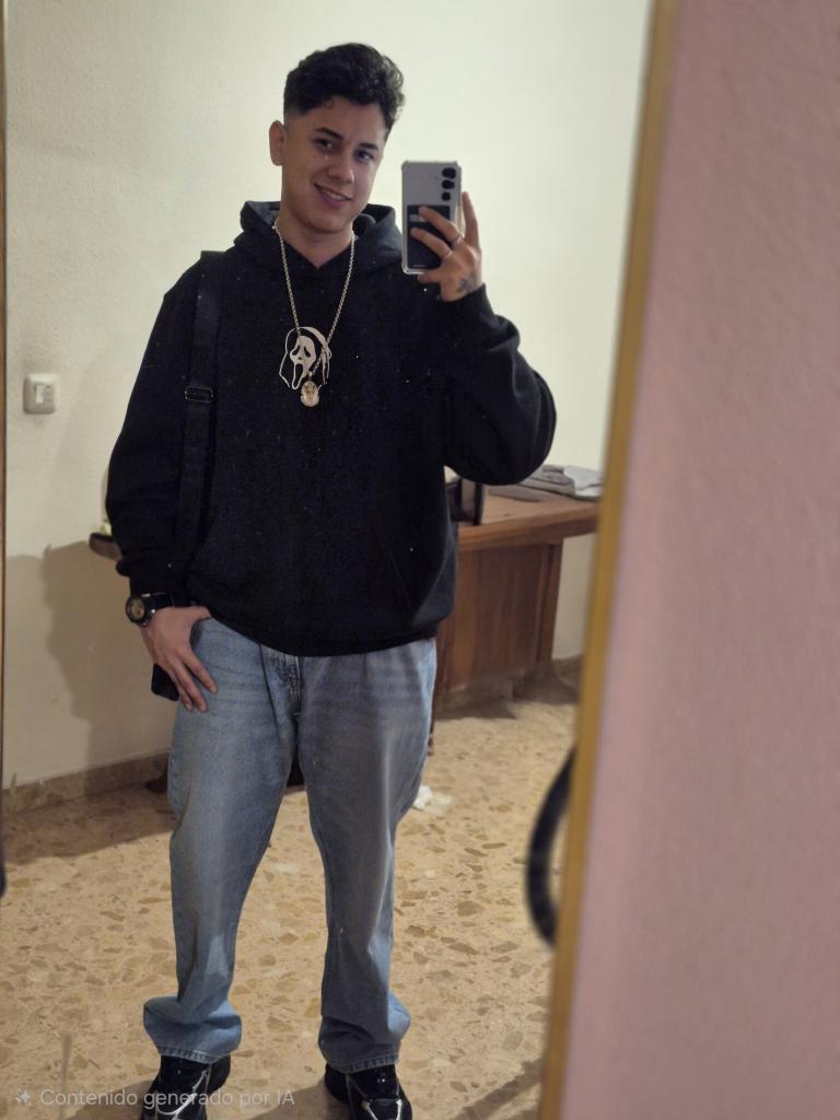 641452937: Chico busca chica en Zaragoza