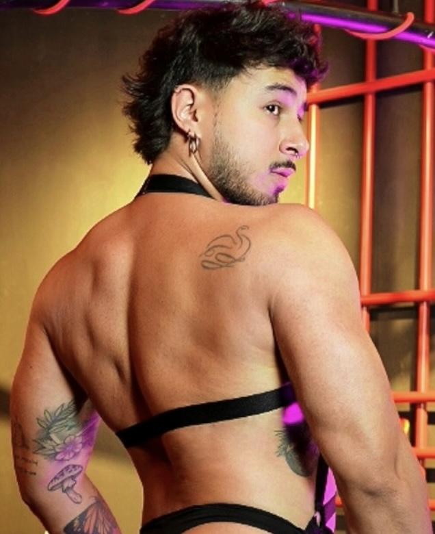 672044911: Chico busca chica en Valencia