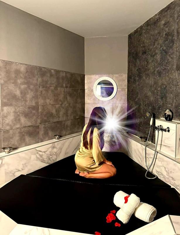 633617706: Chica busca chico en La Coruña