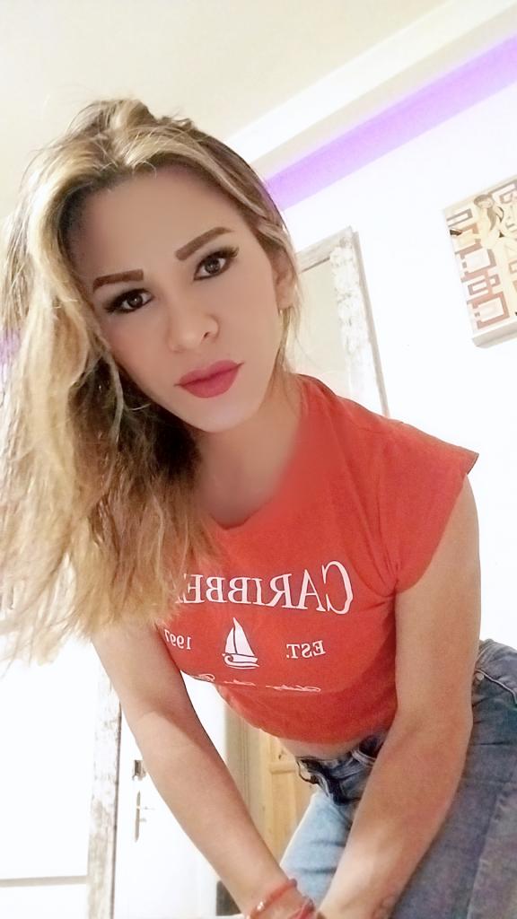 695765240: Travesti en Barcelona