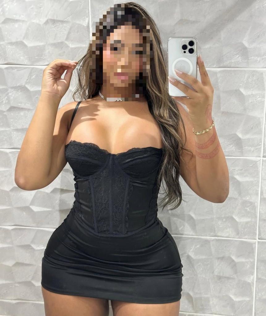 671329153: Chica busca chico en Barcelona