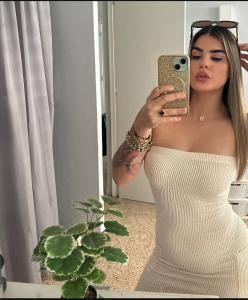 677392255: Chica busca chico en Sevilla