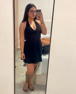 643685297: Chica busca chico en Gerona