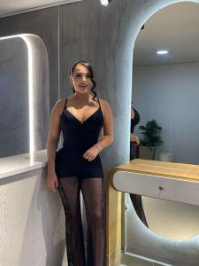 645818374: Chica busca chico en Barcelona