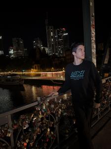 607157425: Chico busca chica en Vizcaya