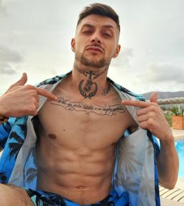 Chico busca chica en Mallorca: 