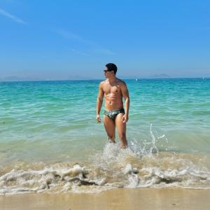 664407620: Chico busca chica en Granada