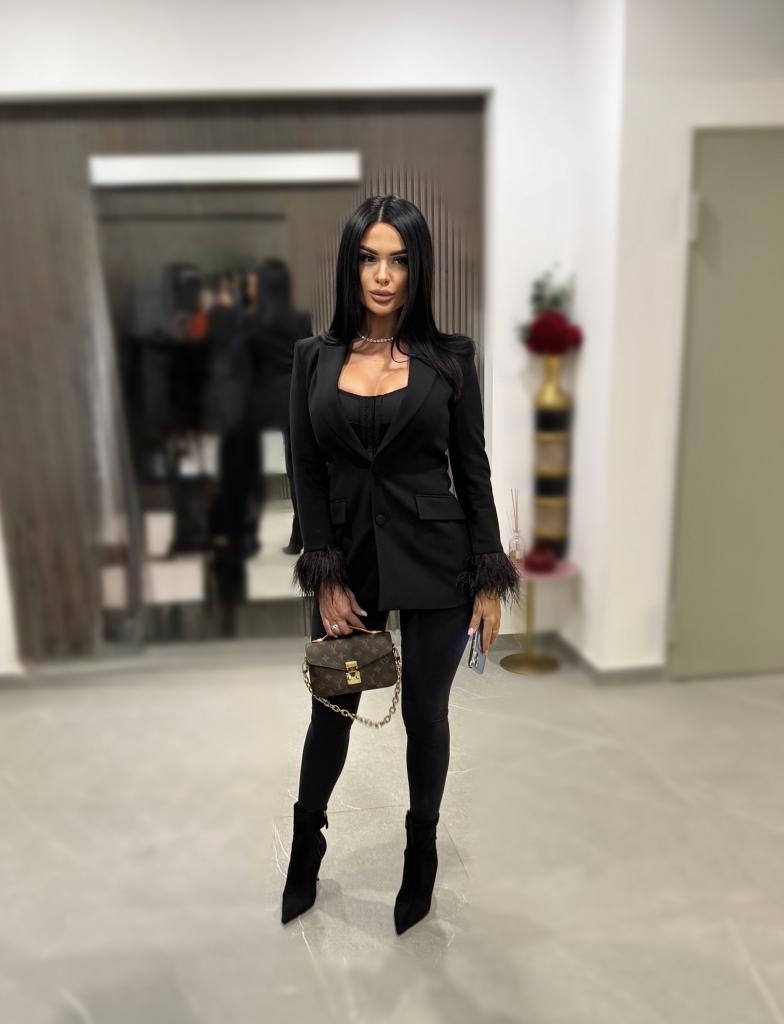 670994947: Chica busca chico en Málaga