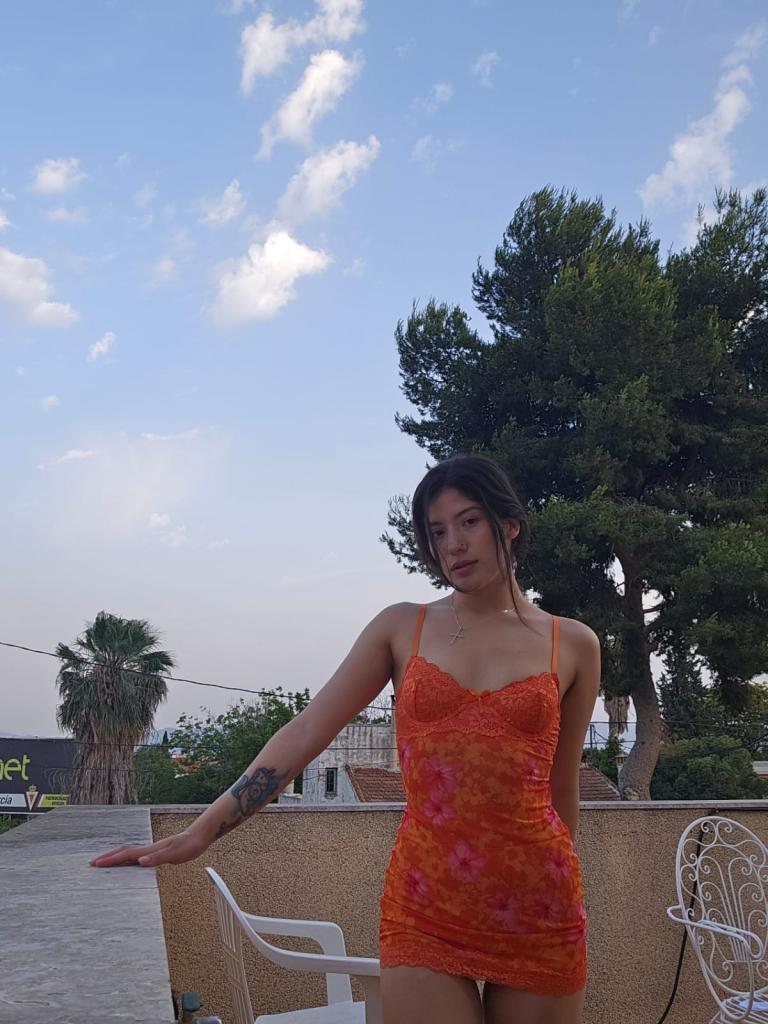 613592989: Chica busca chico en Barcelona