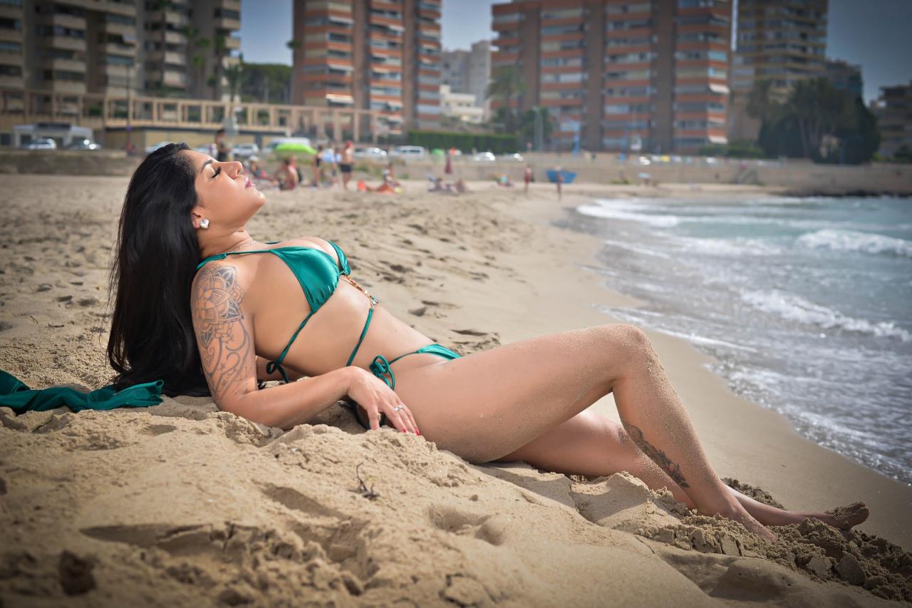 624362809: Chica busca chico en La Coruña