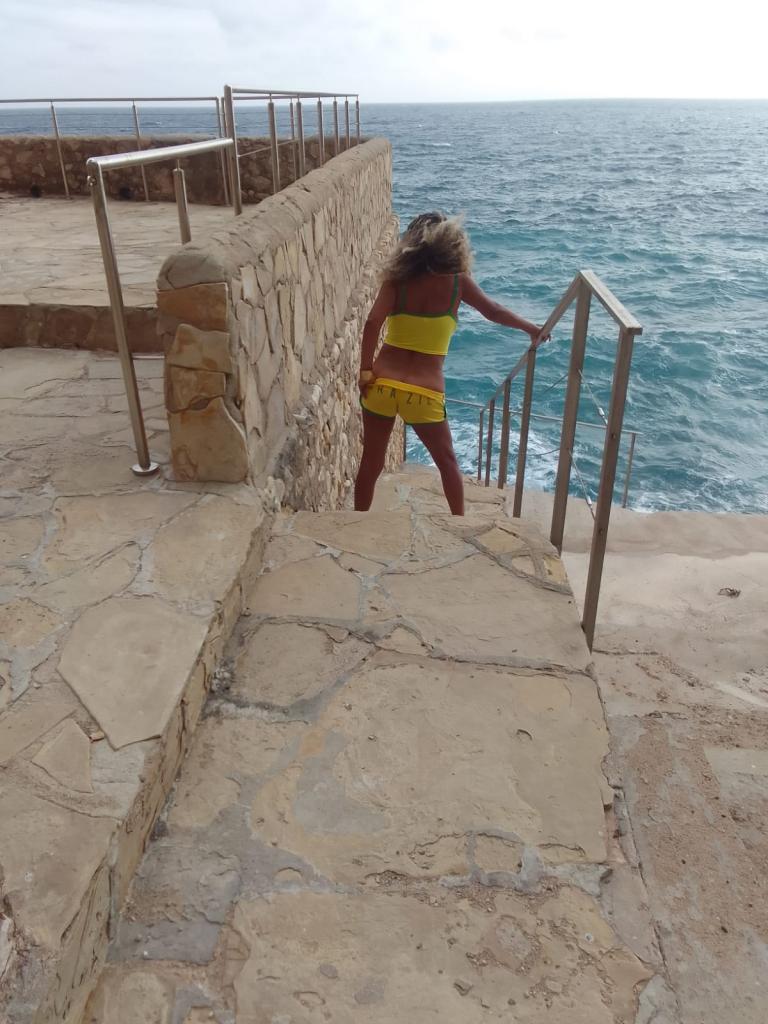 631167437: Chica busca chico en Tarragona