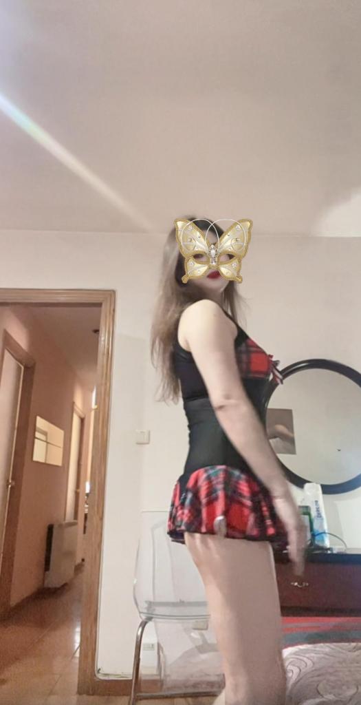 651468077: Chica busca chico en Madrid