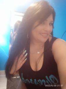 664009851: Chica busca chico en Valencia