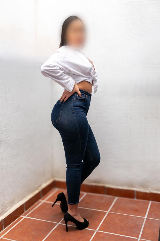 612474158: Chica busca chico en Madrid