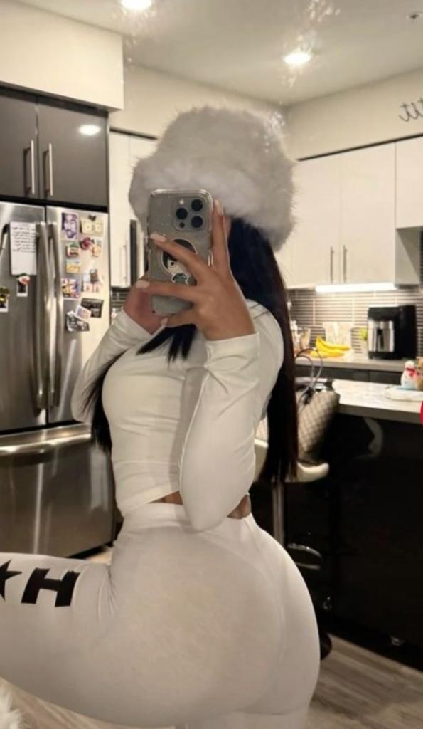 613961256: Chica busca chico en Cádiz