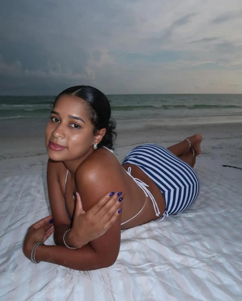 667528847: Chica busca chico en Cádiz