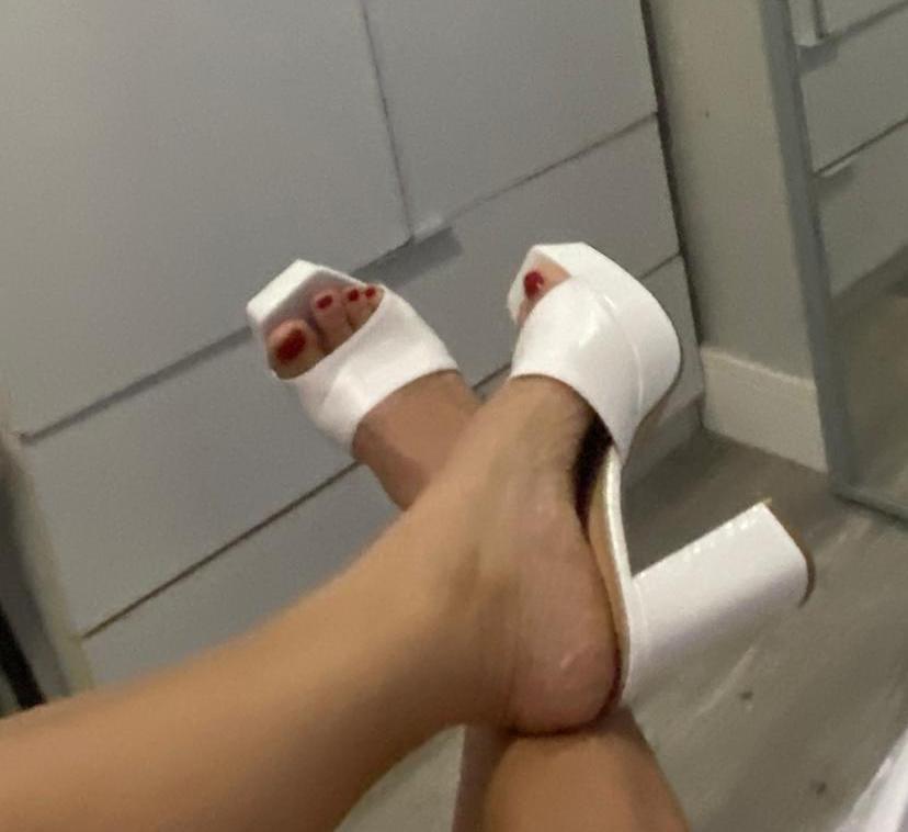 667526295: Chica busca chico en Tenerife