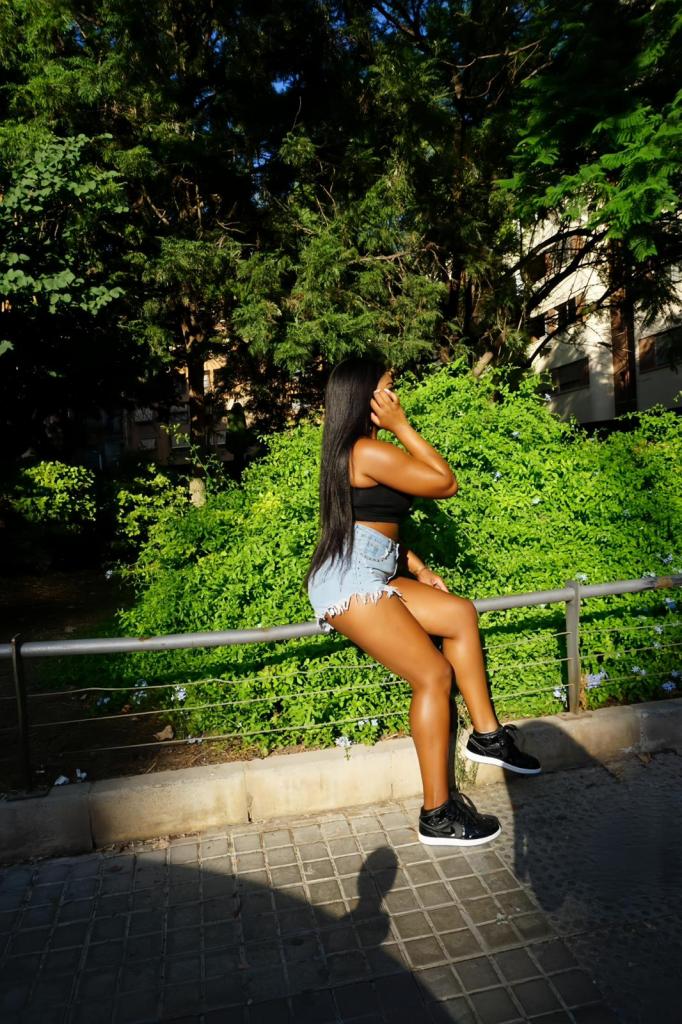 677268848: Chica busca chico en Valencia