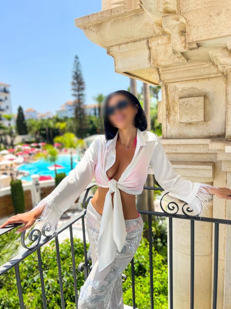 644720357: Chica busca chico en Madrid