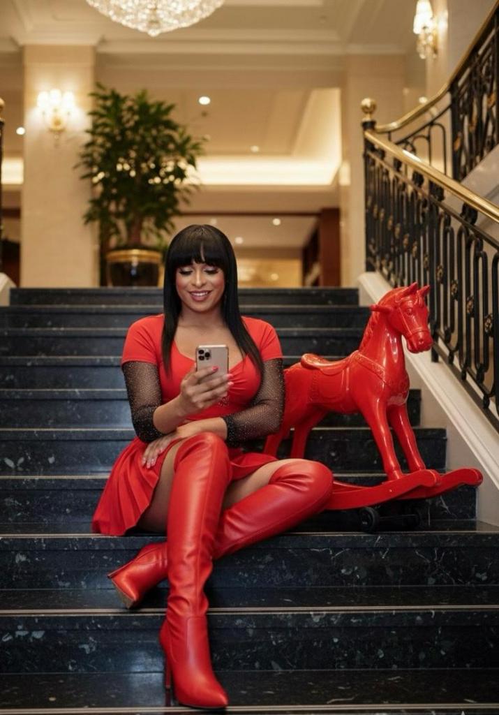 613757052: Travesti en Navarra