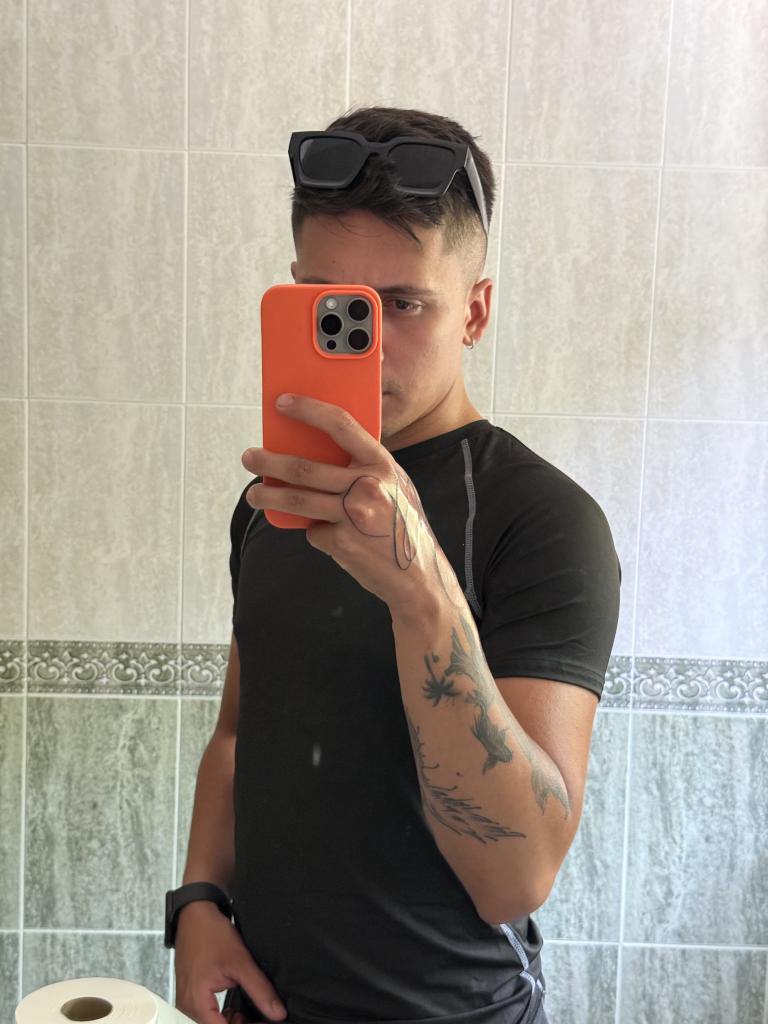 672982793: Chico busca chica en Málaga