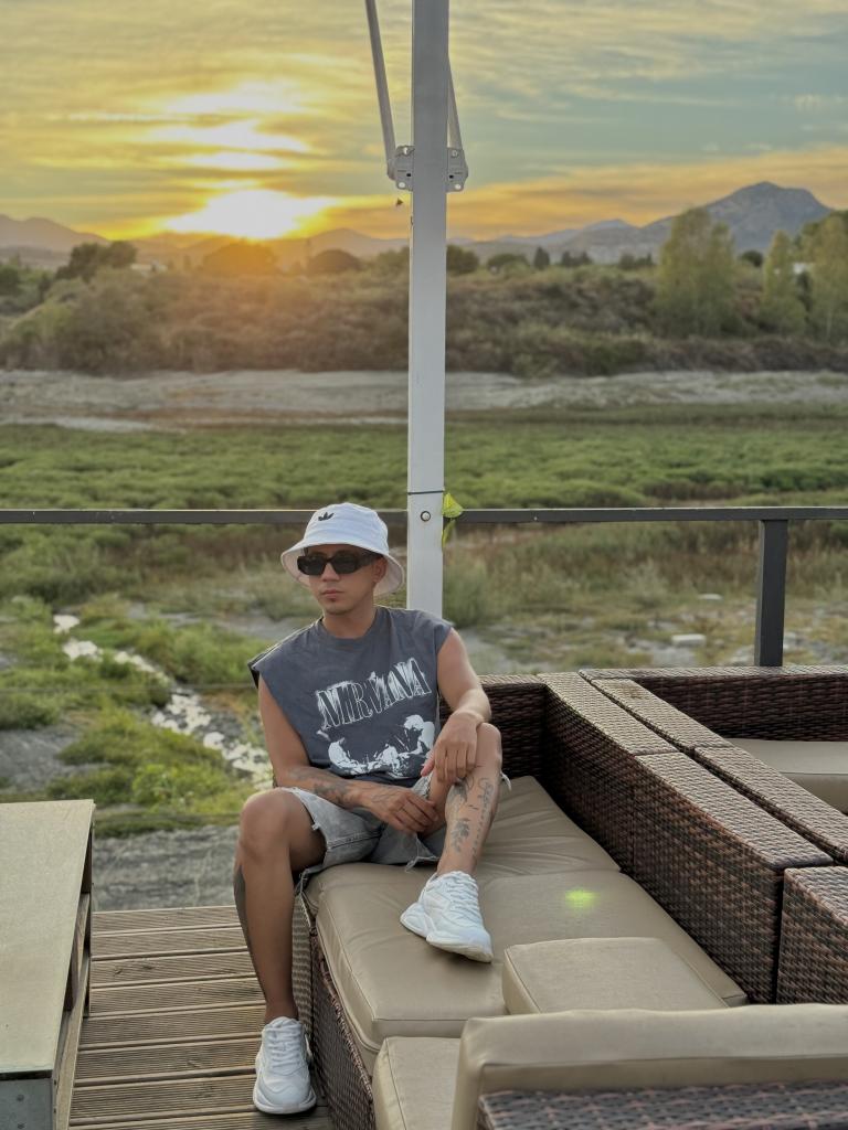 Chico busca chica en Málaga: 