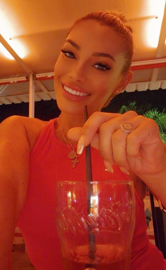 614882284: Chica busca chico en Mallorca