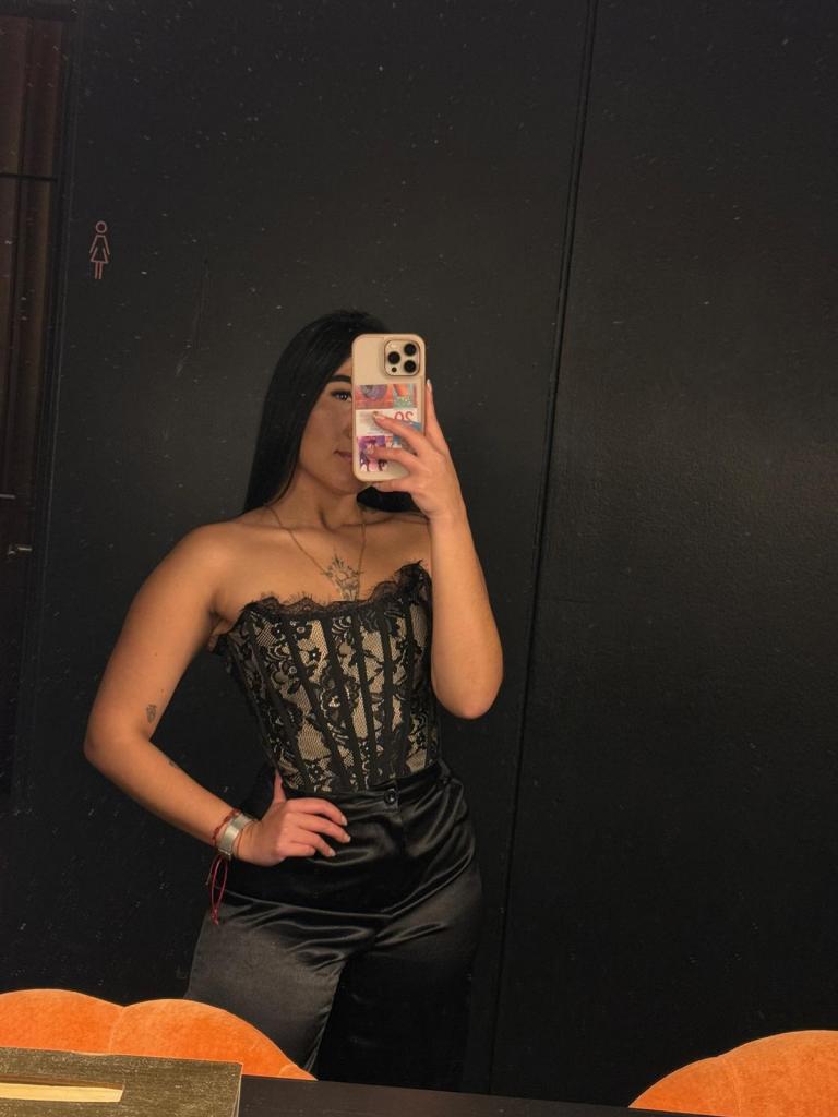 647748044: Chica busca chico en Málaga