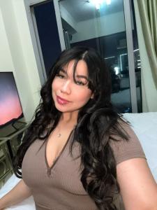 664341896: Chica busca chico en Barcelona