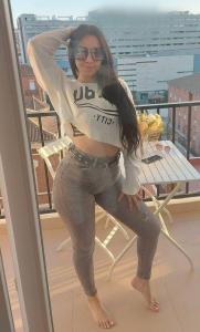 666458778: Chica busca chico en Gerona