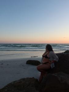 631759115: Chica busca chico en Barcelona