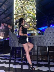 664375536: Chica busca chico en Barcelona