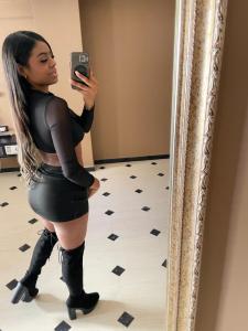 670084206: Chica busca chico en Barcelona