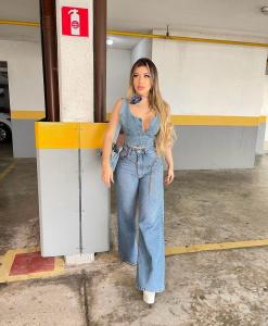 614008316: Chica busca chico en Barcelona