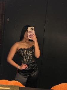 647748044: Chica busca chico en Málaga