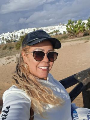 681880667: Chica busca chico en Sevilla