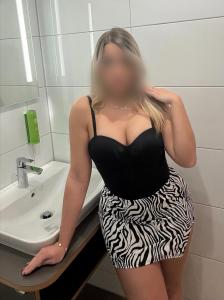 672962132: Chica busca chico en Madrid
