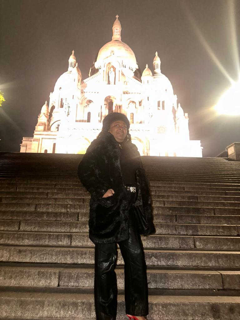 641010831: Chica busca chico en Sevilla