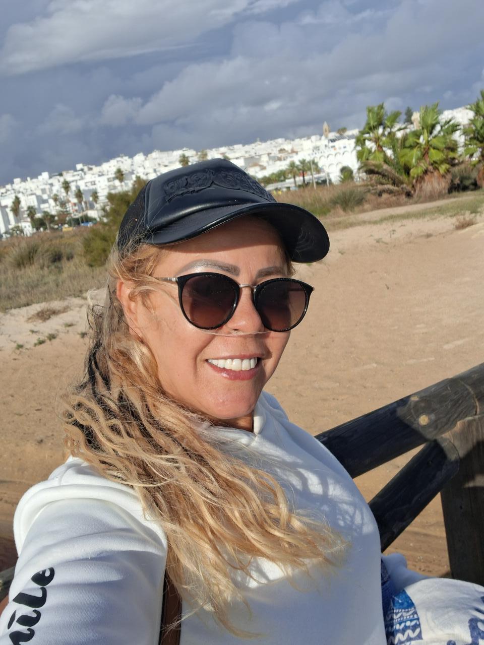 681880667: Chica busca chico en Sevilla