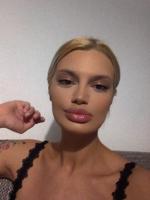 637006945: Chica busca chico en Madrid