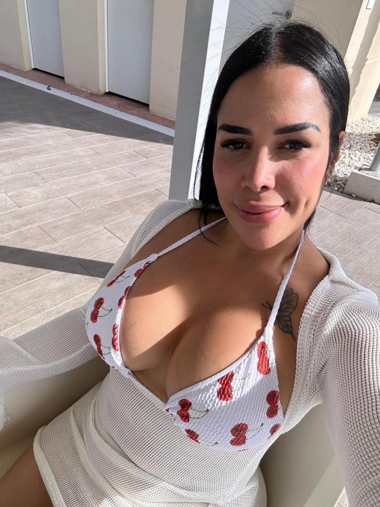 662445860: Chica busca chico en Barcelona