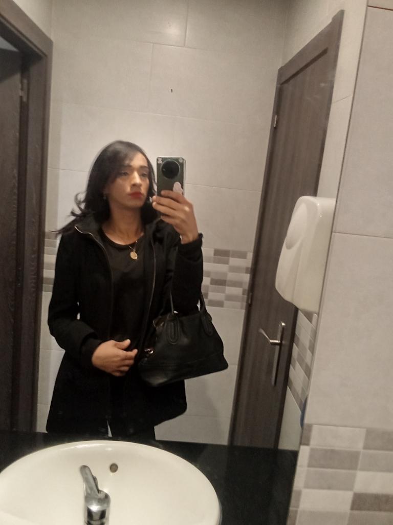 670339993: Transexual en Zaragoza