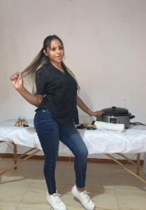 677023099: Chica busca chico en Sevilla