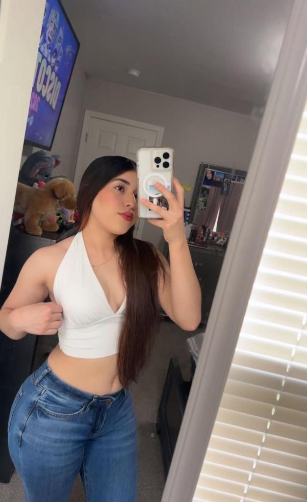 674665398: Chica busca chico en Barcelona